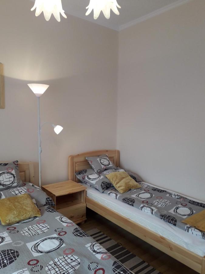 Golden Apartman Apartment Tiszafured Bagian luar foto